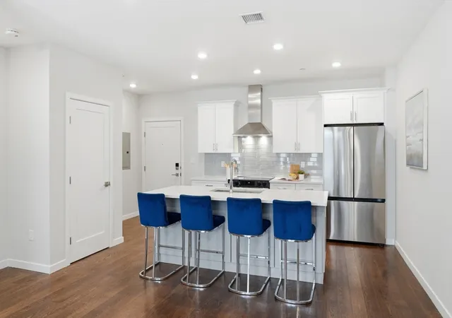 5th image of 267 Old Colony #511, South Boston, MA 02127 | MLS# 73553690