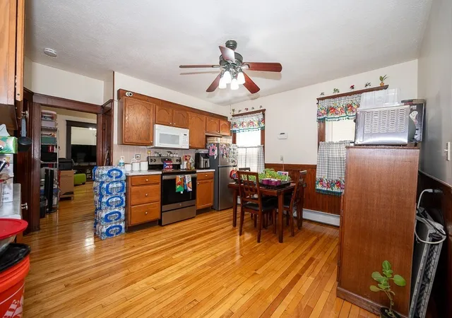 Listing Photo 2 - Condo for sale in building located at 126 Sterling St, Worcester, MA 01610