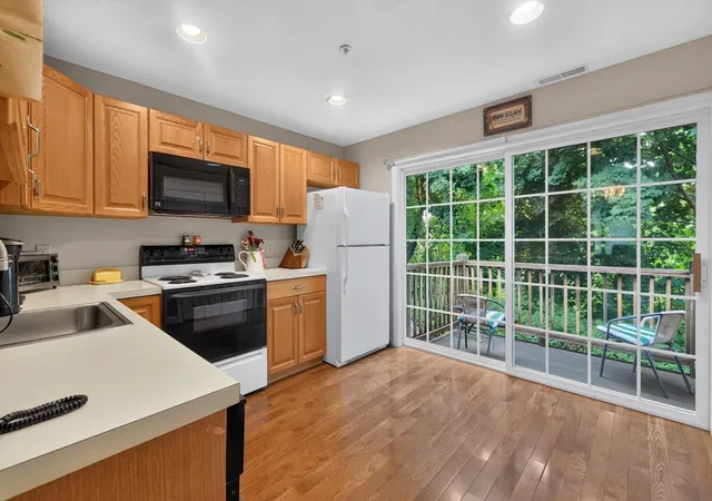 2nd image of 396 Boston Rd #106, Billerica, MA 01821 | MLS# 73540780