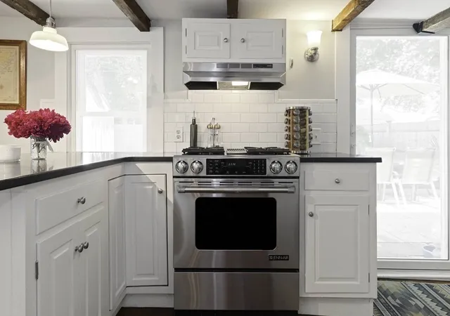 2nd image of 54 Ashland St, Newburyport, MA 01950 | MLS# 73515898