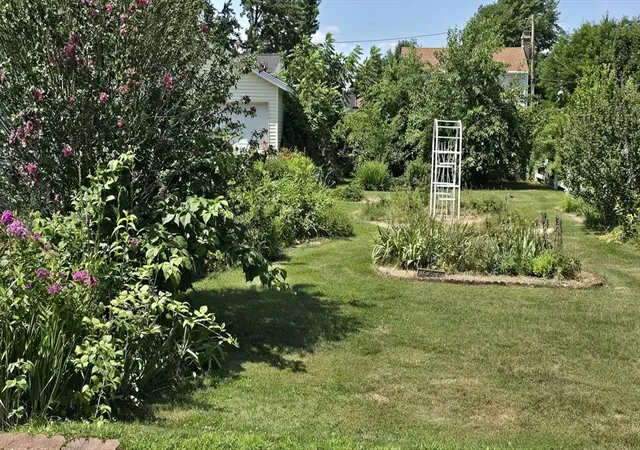 Photo 4 of Single family home for sale at 21 Arbutus Rd, Worcester, MA 01606 | MLS# 73555982 | Listing updated on 2026-08-01