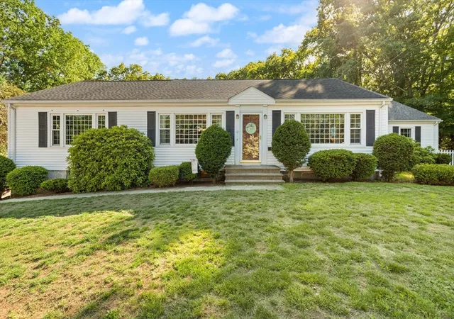 Homes for sale in Chelmsford, MA | 10 Hornbeam Hill Rd, Chelmsford, MA 01824 | MLS# 73533880