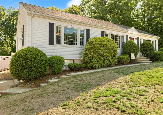 Homes for sale in Chelmsford, MA | 10 Hornbeam Hill Rd, Chelmsford, MA 01824 | MLS# 73533880