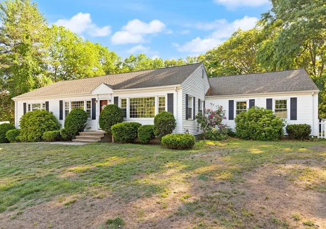Homes for sale in Chelmsford, MA | 10 Hornbeam Hill Rd, Chelmsford, MA 01824 | MLS# 73533880