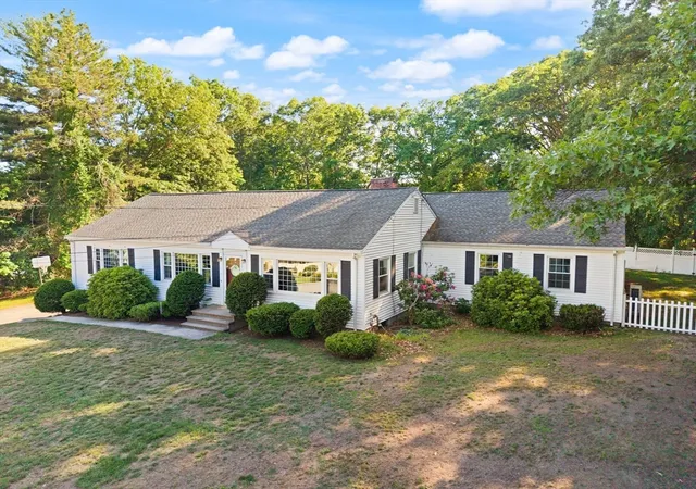 Homes for sale in Chelmsford, MA | 10 Hornbeam Hill Rd, Chelmsford, MA 01824 | MLS# 73533880
