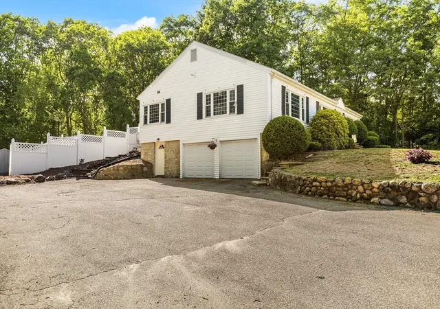 Homes for sale in Chelmsford, MA | 10 Hornbeam Hill Rd, Chelmsford, MA 01824 | MLS# 73533880