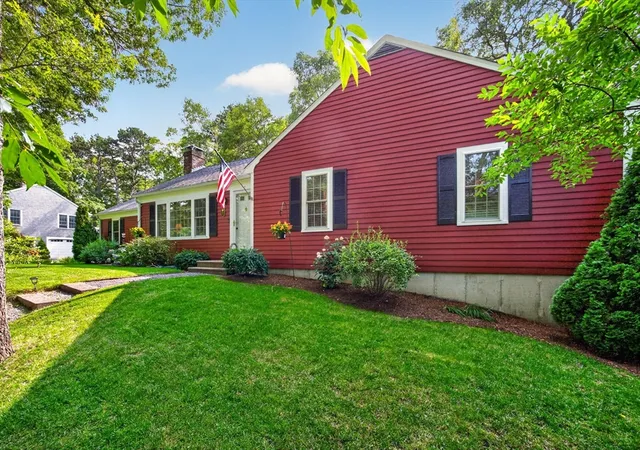 1st image of 7 Bent Bluff Ln, Yarmouth Port, MA 02675 | MLS# 73563868