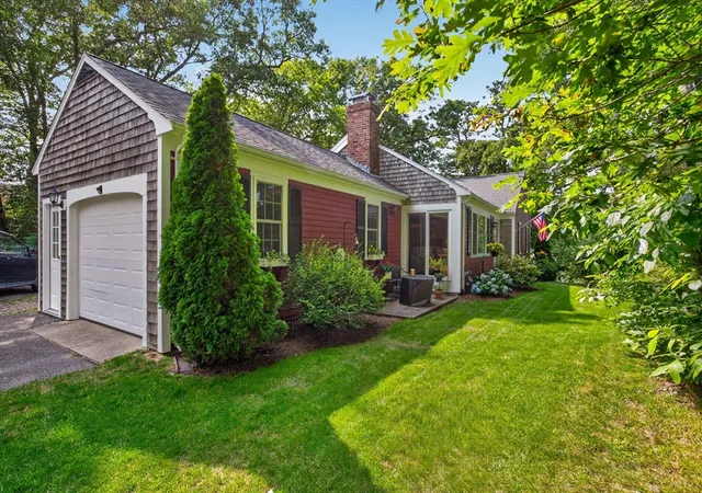 3rd image of 7 Bent Bluff Ln, Yarmouth Port, MA 02675 | MLS# 73563868