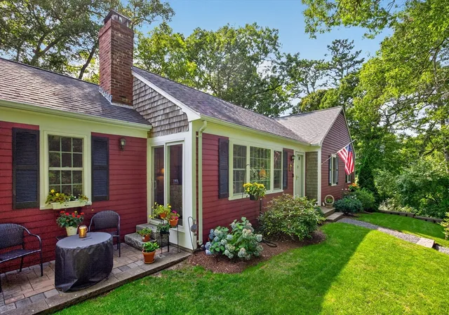 4th image of 7 Bent Bluff Ln, Yarmouth Port, MA 02675 | MLS# 73563868