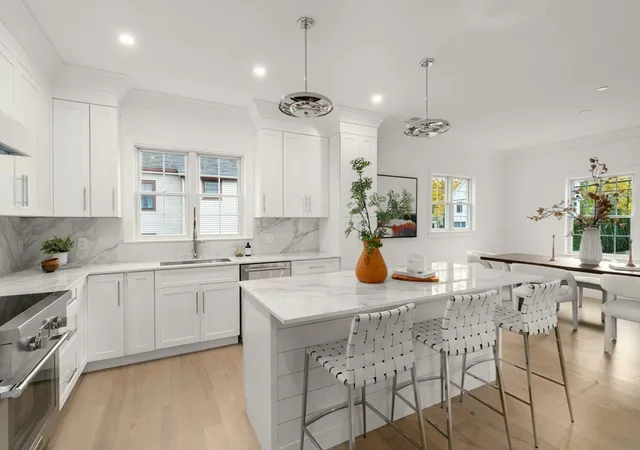 Homes for sale in Wellesley, MA | 63 Oak St, Wellesley, MA 02143