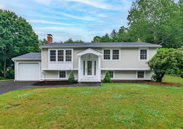 2nd image of 254 Winter Street, Hanover, MA 02339 | MLS# 73541279