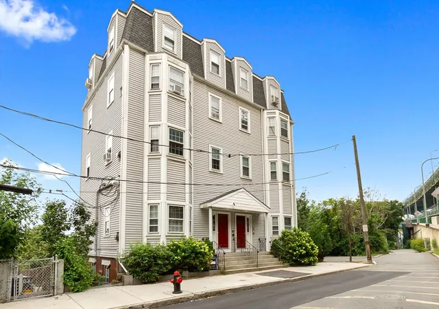 1st image of 23 Chestnut St #3L, Chelsea, MA 02150 | MLS# 73553902