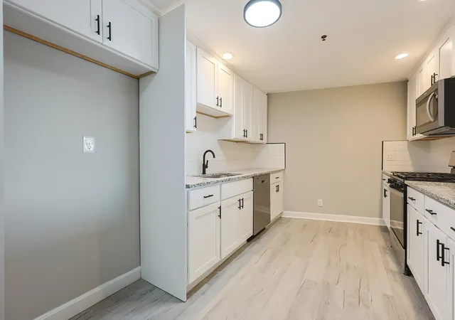 Homes for sale in Beverly, MA | 348 Rantoul Street #202, Beverly, MA 01915 | MLS# 73461051