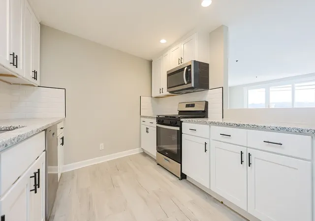 Homes for sale in Beverly, MA | 348 Rantoul Street #202, Beverly, MA 01915 | MLS# 73461051