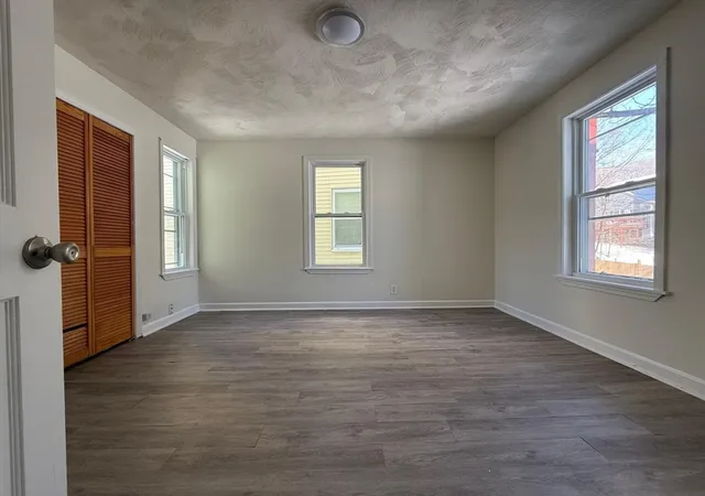 3rd image of 21-23 Omena Pl, Fitchburg, MA 01420
