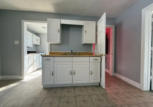 5th image of 21-23 Omena Pl, Fitchburg, MA 01420