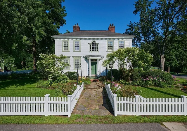 2nd image of 25 Woodbridge St, South Hadley, MA 01075 | MLS# 73564624