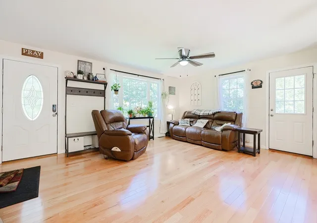 4th image of 30 Town Farm Rd, North Brookfield, MA 01535 | MLS# 73552570