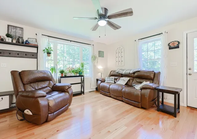 5th image of 30 Town Farm Rd, North Brookfield, MA 01535 | MLS# 73552570
