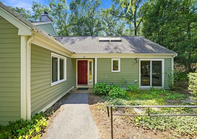 1st image of 15 Fifer Ln, Lexington, MA 02420