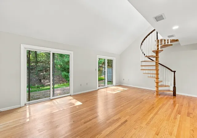 5th image of 15 Fifer Ln, Lexington, MA 02420