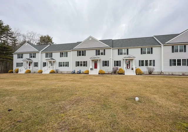 3rd image of 143 Oak St #10, Norton, MA 02766 | MLS# 73469094