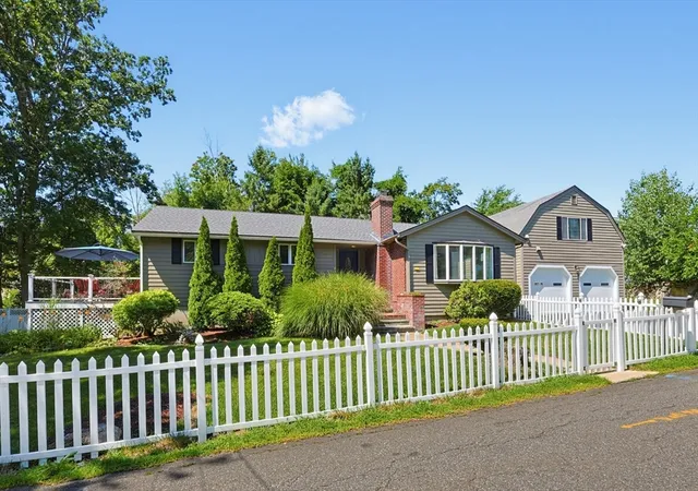 2nd image of 17 Metropolitan Ave, Ashland, MA 01721 | MLS# 73559845