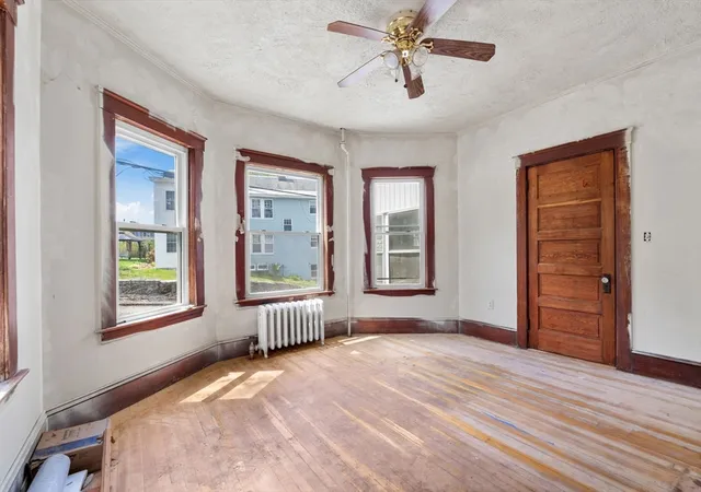 Homes for sale in Fitchburg, MA | 19 Francis St, Fitchburg, MA 01420 | MLS# 73514914