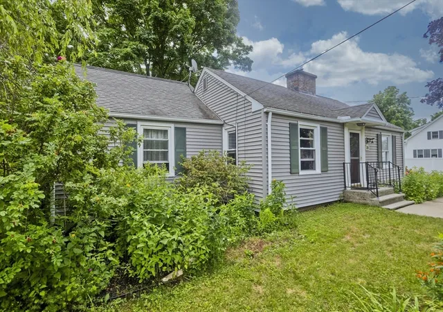 Homes for sale in Westfield, MA | 35 Pinehurst St, Westfield, MA 01085 | MLS# 73544951