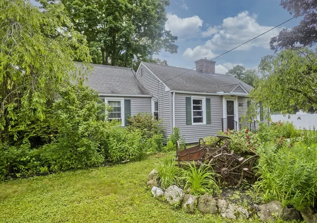 Homes for sale in Westfield, MA | 35 Pinehurst St, Westfield, MA 01085 | MLS# 73544951