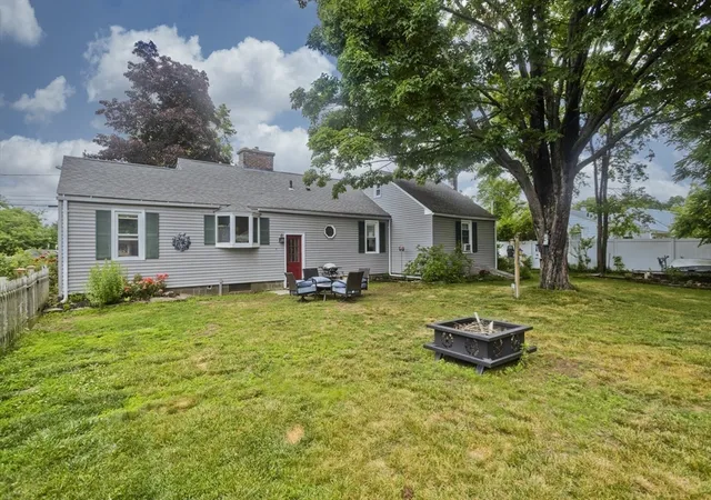 5th image of 35 Pinehurst St, Westfield, MA 01085 | MLS# 73544951