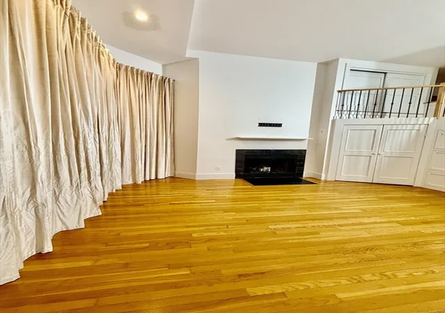 4th image of 328 Dartmouth St, Boston, MA 02116