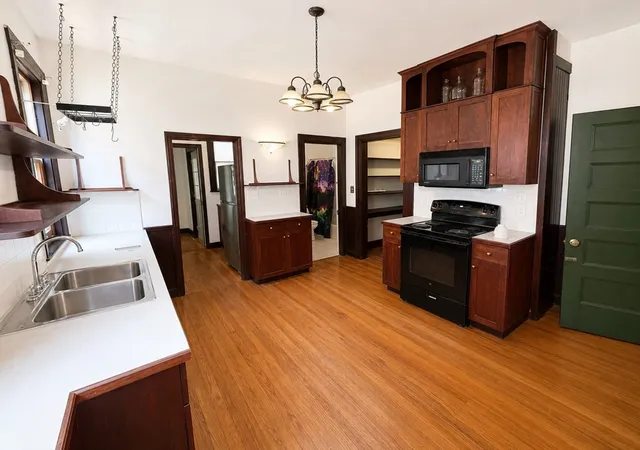 Listing Photo 5 - Condo for sale in building located at 23 Smt Ave, Brookline, MA 02143