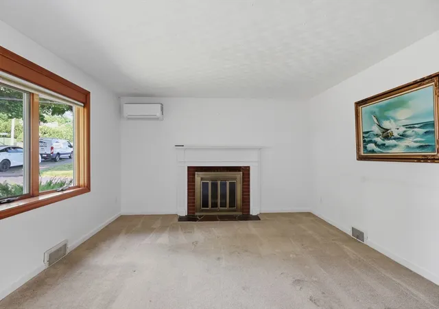 3rd image of 6 Spring Terrace, Shrewsbury, MA 01545 | MLS# 73545600