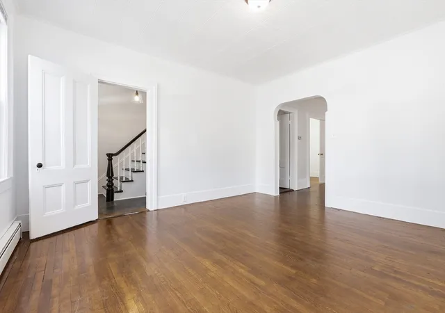 4th image of 46 Arlington St, Lowell, MA 01854 | MLS# 73553237