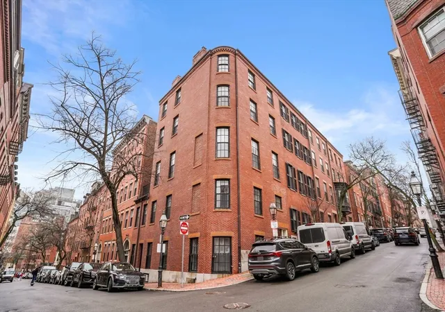 27th image of 93 Revere Street #4, Boston, MA 02114 | MLS# 73497089