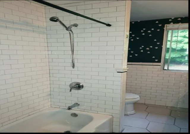 2nd image of 5 Longwood Dr, Andover, MA 01810