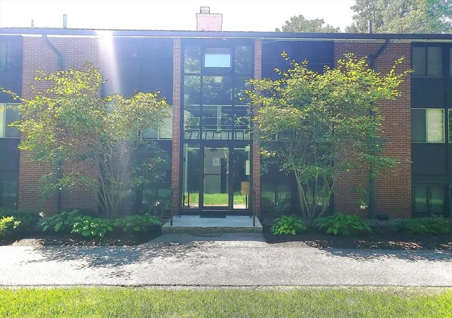 2nd image of 5 Longwood Dr #205, Andover, MA 01810 | MLS# 73558642