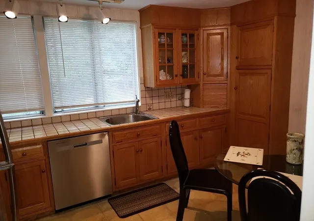5th image of 5 Longwood Dr, Andover, MA 01810