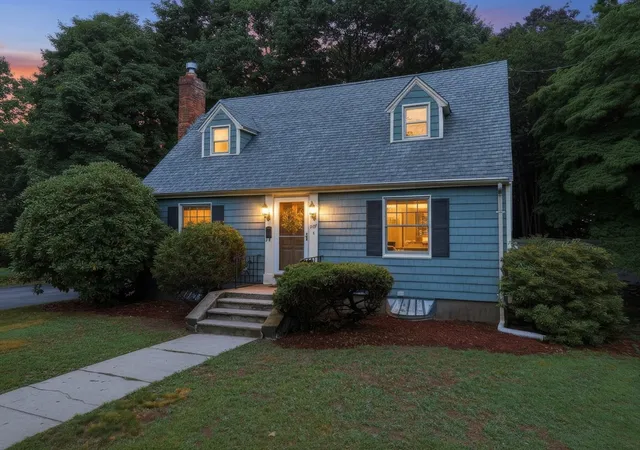 Homes for sale in Stoneham, MA | 8 Brackett Ave, Stoneham, MA 02180 | MLS# 73541386