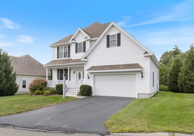 Photo 3 of Single family home for sale at 17 Stone Castle Dr #17, Methuen, MA 01844 | MLS# 73561193 | Listing updated on 2026-09-17