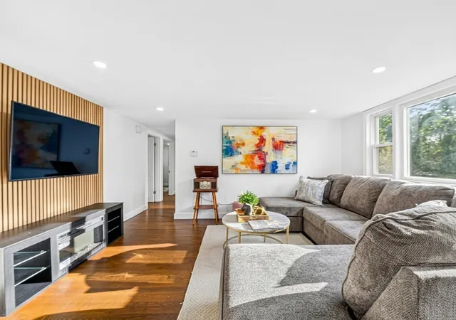 Homes for sale in Woburn, MA | 268 Lexington St, Woburn, MA 01801 | MLS# 73542468