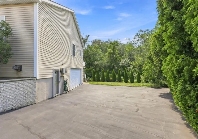 4th image of 9 Sullivan Cir, Stoneham, MA 02180 | MLS# 73566506