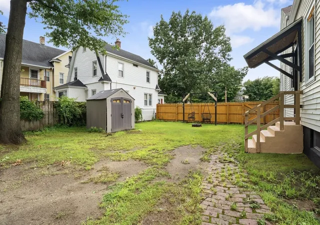 27th image of 19 Suffolk St, Springfield, MA 01109 | MLS# 73557183