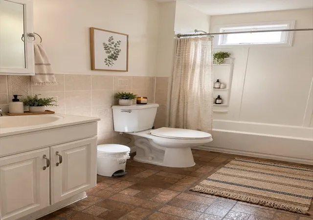 Listing Photo 5 - Condo for sale in building located at 172-174 Park St, Lawrence, MA 01841