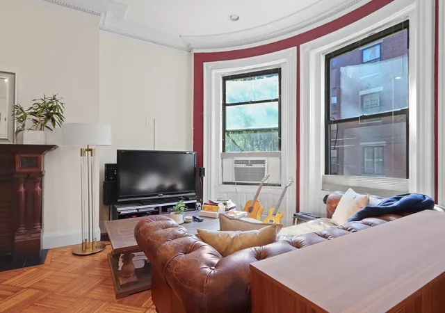 4th image of 388 Marlborough St #2, Boston, MA 02115 | MLS# 73463975