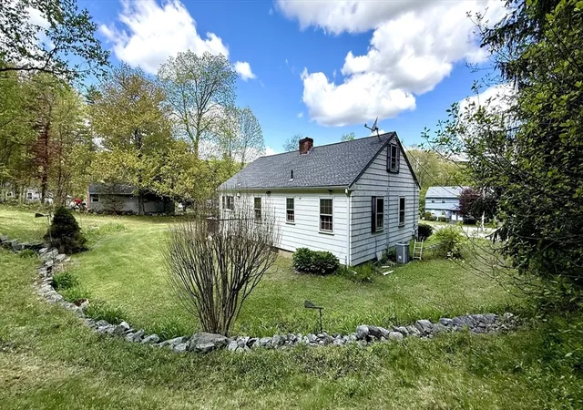 3rd image of 81 Clinton Rd, Sterling, MA 01564 | MLS# 73520612