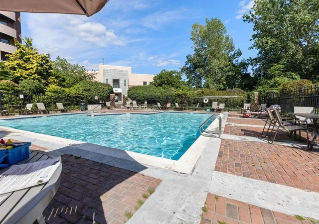 Listing Photo 4 - Condo for sale in building located at 175 Cottage, Chelsea, MA 02150 - Unit #214