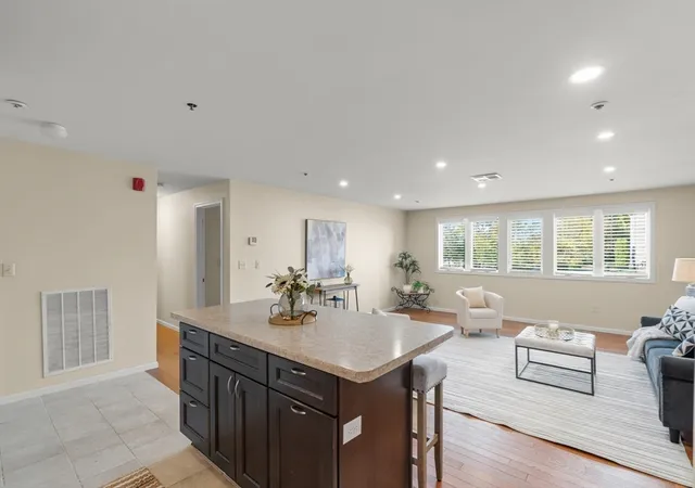 5th image of 38 Dunham Road #204, Beverly, MA 01915 | MLS# 73561393