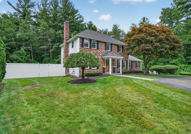 Homes for sale in North Reading, MA | 10 Lillian Dr, North Reading, MA 01864 | MLS# 73545944
